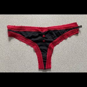 La Vie En Rose 🌹 Black & Red Thong Panties Size Small